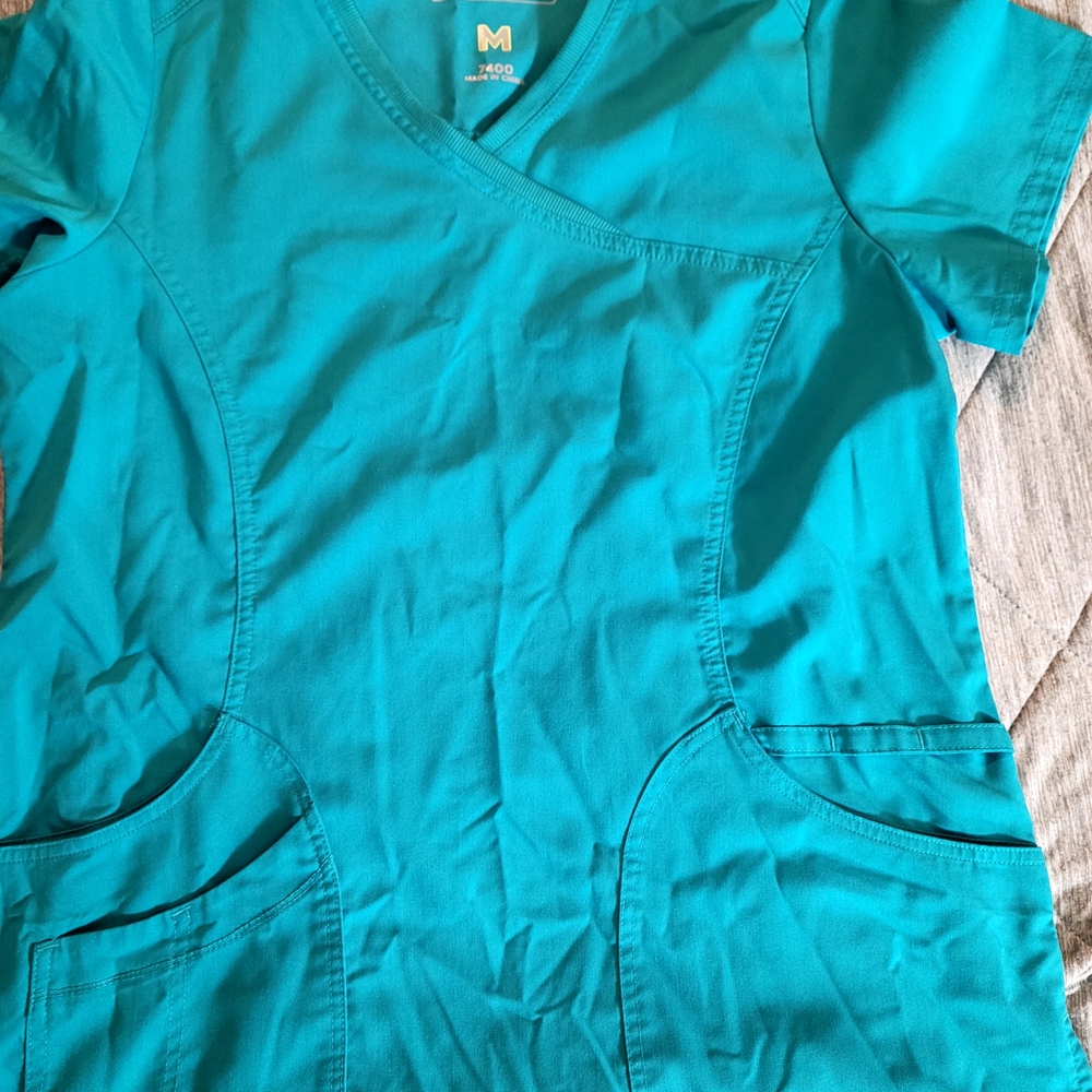 Epic Threads Women's Teal V-Neck Short Sleeve Scrub Top